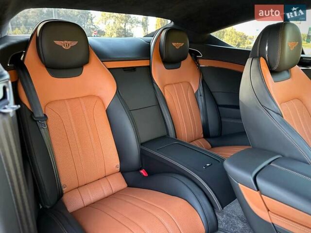 Чорний Бентлі Continental GT, об'ємом двигуна 4 л та пробігом 32 тис. км за 199900 $, фото 69 на Automoto.ua