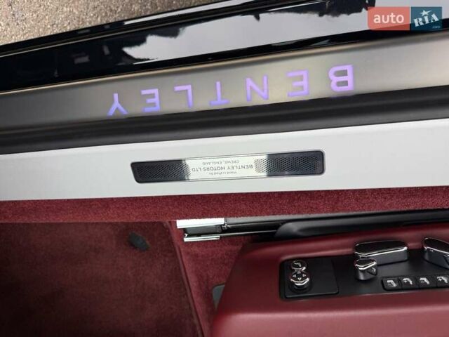 Чорний Бентлі Continental GT, об'ємом двигуна 4 л та пробігом 11 тис. км за 255820 $, фото 8 на Automoto.ua