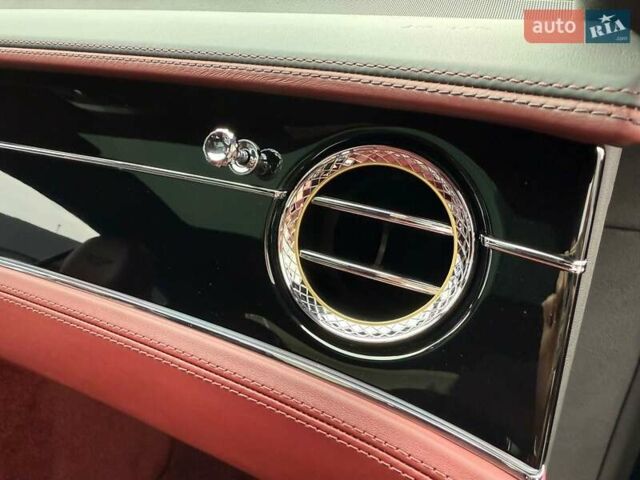 Чорний Бентлі Continental GT, об'ємом двигуна 4 л та пробігом 11 тис. км за 255820 $, фото 9 на Automoto.ua
