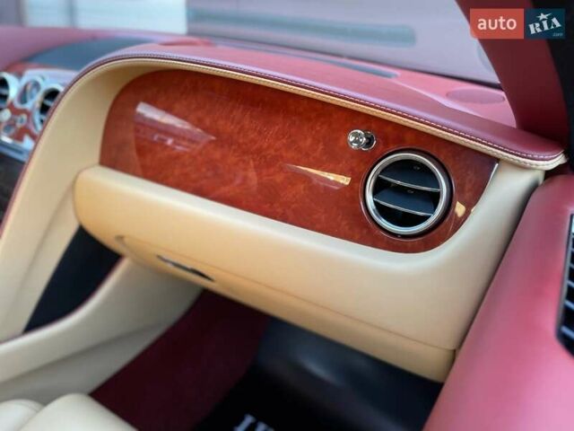 Красный Бентли Континенталь ГТ, объемом двигателя 6 л и пробегом 32 тыс. км за 79900 $, фото 51 на Automoto.ua