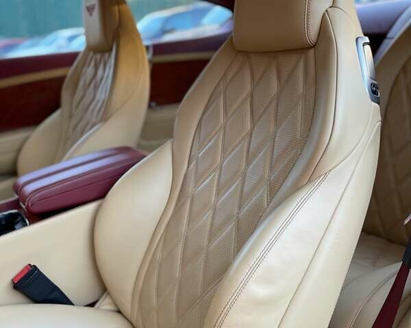 Красный Бентли Континенталь ГТ, объемом двигателя 6 л и пробегом 32 тыс. км за 79900 $, фото 59 на Automoto.ua