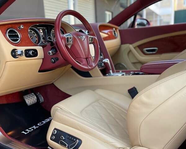 Красный Бентли Континенталь ГТ, объемом двигателя 6 л и пробегом 32 тыс. км за 79900 $, фото 36 на Automoto.ua