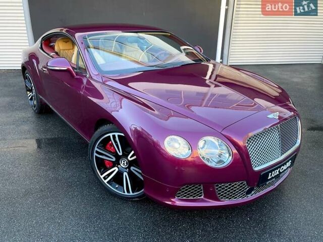Красный Бентли Континенталь ГТ, объемом двигателя 6 л и пробегом 32 тыс. км за 79900 $, фото 7 на Automoto.ua