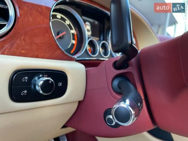 Красный Бентли Континенталь ГТ, объемом двигателя 6 л и пробегом 32 тыс. км за 79900 $, фото 47 на Automoto.ua