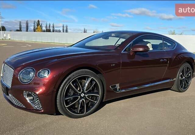 Червоний Бентлі Continental GT, об'ємом двигуна 4 л та пробігом 38 тис. км за 232563 $, фото 2 на Automoto.ua