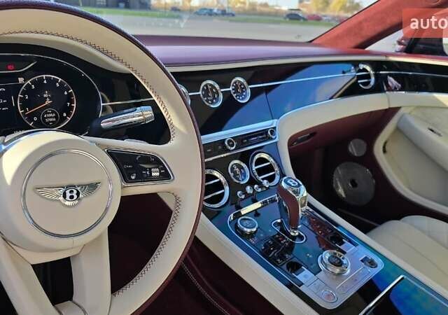 Червоний Бентлі Continental GT, об'ємом двигуна 4 л та пробігом 38 тис. км за 232563 $, фото 9 на Automoto.ua
