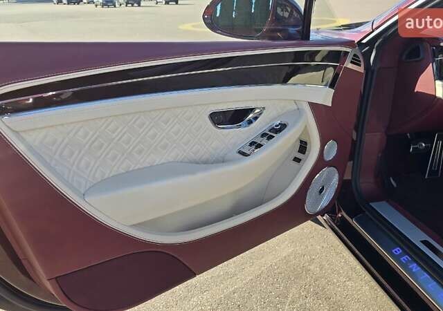Червоний Бентлі Continental GT, об'ємом двигуна 4 л та пробігом 38 тис. км за 232563 $, фото 11 на Automoto.ua
