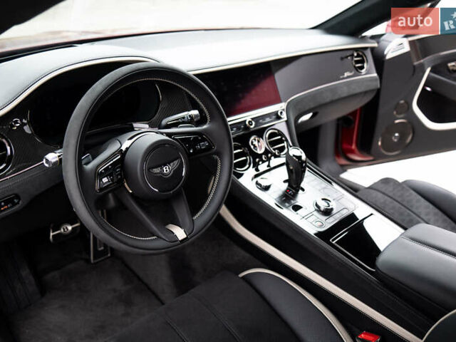 Червоний Бентлі Continental GT, об'ємом двигуна 4 л та пробігом 3 тис. км за 314175 $, фото 7 на Automoto.ua
