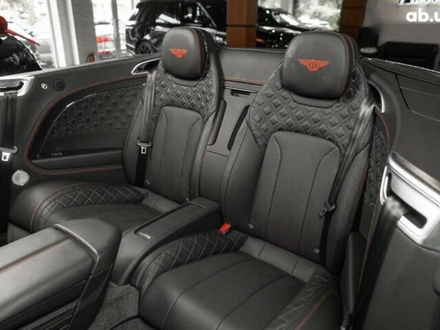 Бентлі Continental GT, об'ємом двигуна 4 л та пробігом 11 тис. км за 250000 $, фото 26 на Automoto.ua