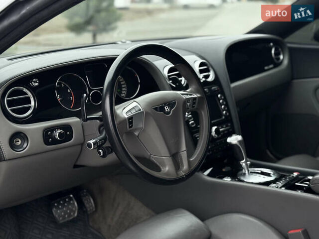 Серый Бентли Континенталь ГТ, объемом двигателя 6 л и пробегом 100 тыс. км за 46500 $, фото 28 на Automoto.ua