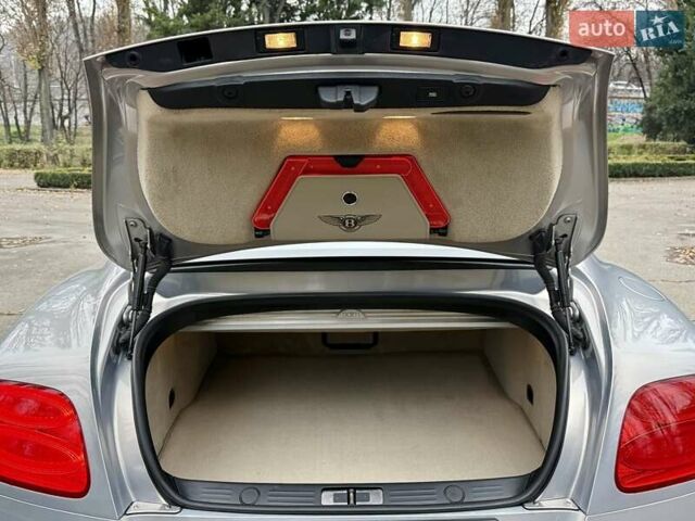 Серый Бентли Континенталь ГТ, объемом двигателя 6 л и пробегом 34 тыс. км за 52950 $, фото 76 на Automoto.ua