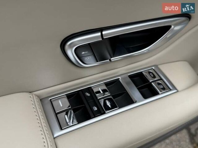 Серый Бентли Континенталь ГТ, объемом двигателя 6 л и пробегом 34 тыс. км за 52950 $, фото 63 на Automoto.ua