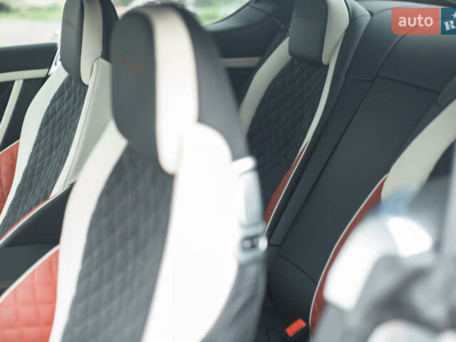 Серый Бентли Континенталь ГТ, объемом двигателя 6 л и пробегом 6 тыс. км за 291696 $, фото 25 на Automoto.ua