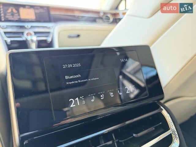 Чорний Бентлі Флаінг Спур, об'ємом двигуна 5.95 л та пробігом 36 тис. км за 219900 $, фото 28 на Automoto.ua