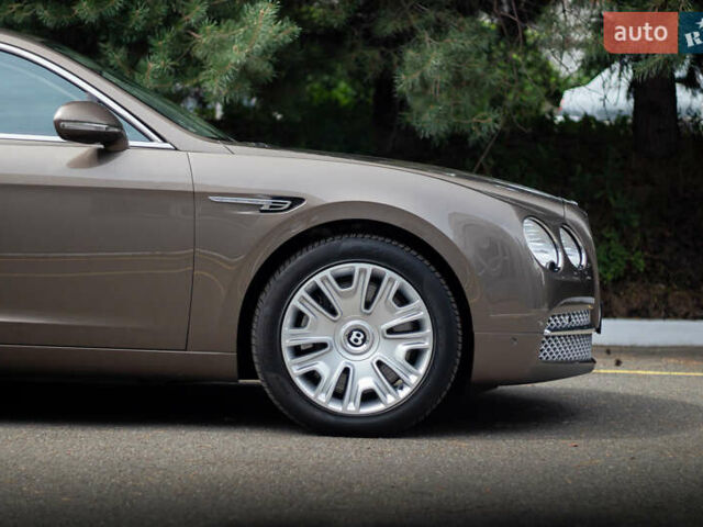 Коричневый Бентли Флаинг Спур, объемом двигателя 6 л и пробегом 59 тыс. км за 63500 $, фото 2 на Automoto.ua