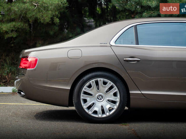Коричневый Бентли Флаинг Спур, объемом двигателя 6 л и пробегом 59 тыс. км за 63500 $, фото 4 на Automoto.ua