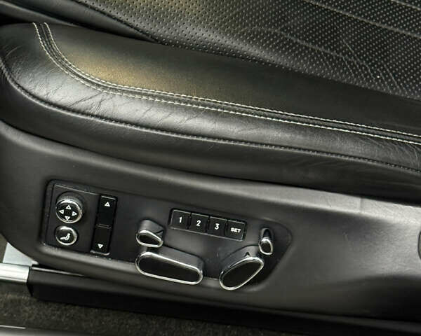 Серый Бентли Флаинг Спур, объемом двигателя 3.99 л и пробегом 71 тыс. км за 95000 $, фото 18 на Automoto.ua