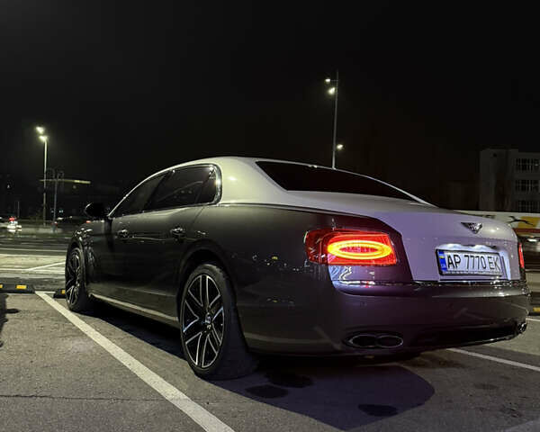 Серый Бентли Флаинг Спур, объемом двигателя 3.99 л и пробегом 71 тыс. км за 95000 $, фото 22 на Automoto.ua