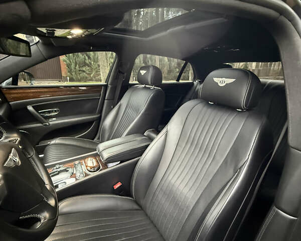 Серый Бентли Флаинг Спур, объемом двигателя 3.99 л и пробегом 71 тыс. км за 95000 $, фото 16 на Automoto.ua