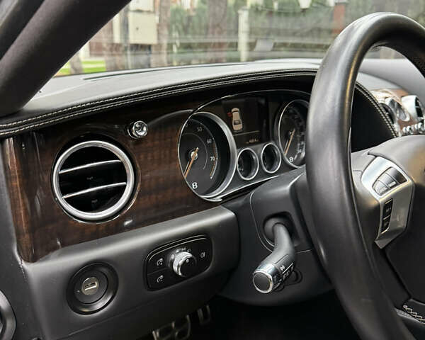 Серый Бентли Флаинг Спур, объемом двигателя 3.99 л и пробегом 71 тыс. км за 95000 $, фото 15 на Automoto.ua