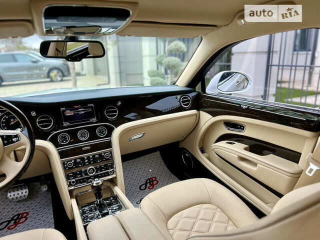 Білий Бентлі Mulsanne, об'ємом двигуна 6.8 л та пробігом 4 тис. км за 195000 $, фото 34 на Automoto.ua