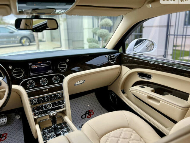 Білий Бентлі Mulsanne, об'ємом двигуна 6.8 л та пробігом 4 тис. км за 195000 $, фото 33 на Automoto.ua