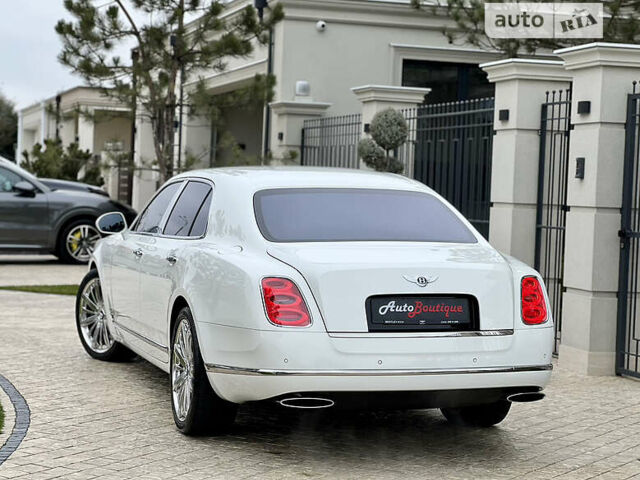 Білий Бентлі Mulsanne, об'ємом двигуна 6.8 л та пробігом 4 тис. км за 195000 $, фото 12 на Automoto.ua