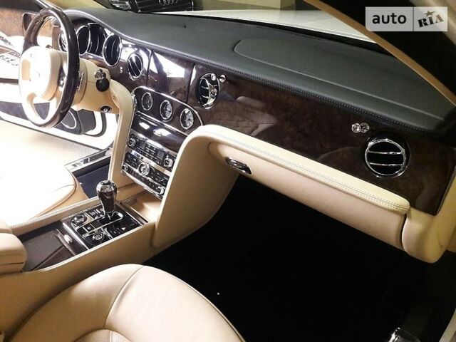 Білий Бентлі Mulsanne, об'ємом двигуна 6.75 л та пробігом 3 тис. км за 200000 $, фото 19 на Automoto.ua