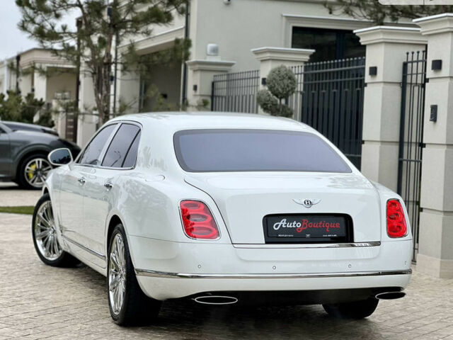 Білий Бентлі Mulsanne, об'ємом двигуна 6.8 л та пробігом 4 тис. км за 195000 $, фото 9 на Automoto.ua