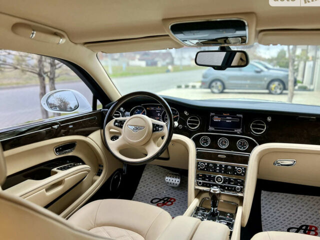 Білий Бентлі Mulsanne, об'ємом двигуна 6.8 л та пробігом 4 тис. км за 195000 $, фото 32 на Automoto.ua