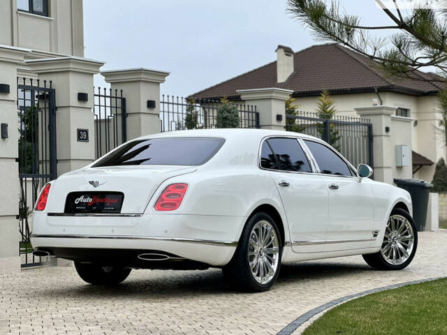 Білий Бентлі Mulsanne, об'ємом двигуна 6.8 л та пробігом 4 тис. км за 195000 $, фото 15 на Automoto.ua