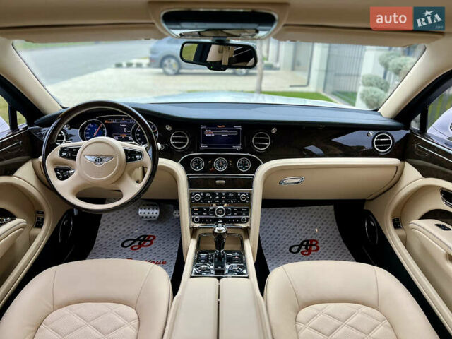 Белый Бентли Мульсан, объемом двигателя 6.8 л и пробегом 5 тыс. км за 250000 $, фото 42 на Automoto.ua