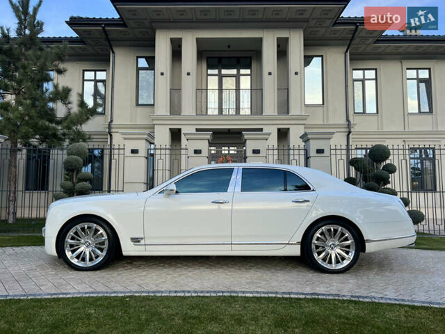Белый Бентли Мульсан, объемом двигателя 6.8 л и пробегом 5 тыс. км за 250000 $, фото 12 на Automoto.ua