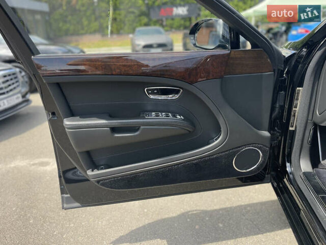 Чорний Бентлі Mulsanne, об'ємом двигуна 6.75 л та пробігом 61 тис. км за 120000 $, фото 4 на Automoto.ua