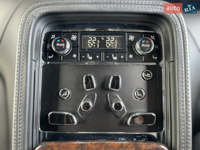 Чорний Бентлі Mulsanne, об'ємом двигуна 6.75 л та пробігом 61 тис. км за 120000 $, фото 17 на Automoto.ua