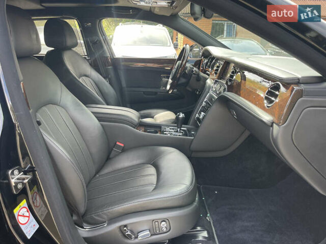 Чорний Бентлі Mulsanne, об'ємом двигуна 6.75 л та пробігом 61 тис. км за 120000 $, фото 13 на Automoto.ua