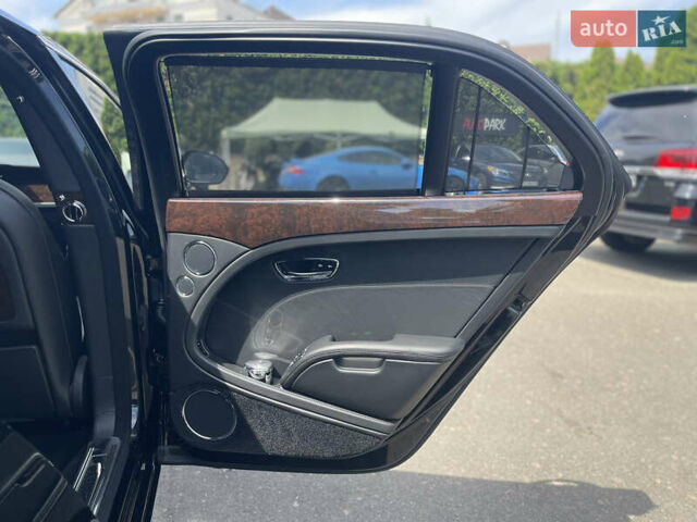 Чорний Бентлі Mulsanne, об'ємом двигуна 6.75 л та пробігом 61 тис. км за 120000 $, фото 14 на Automoto.ua