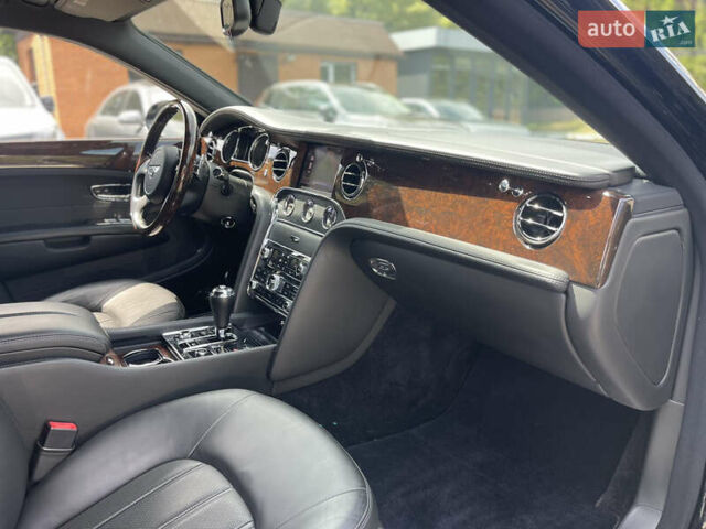 Чорний Бентлі Mulsanne, об'ємом двигуна 6.75 л та пробігом 61 тис. км за 120000 $, фото 12 на Automoto.ua