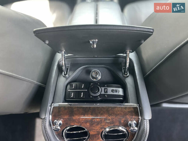 Чорний Бентлі Mulsanne, об'ємом двигуна 6.75 л та пробігом 61 тис. км за 120000 $, фото 18 на Automoto.ua