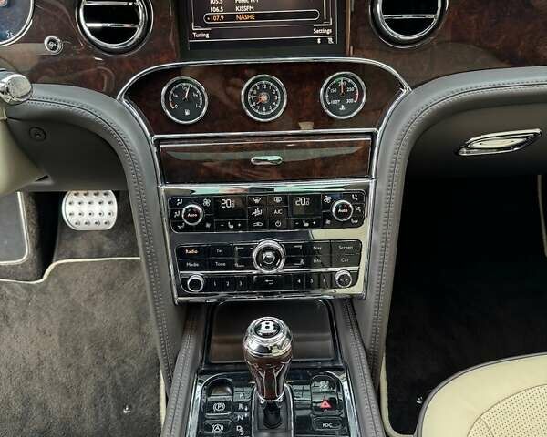 Чорний Бентлі Mulsanne, об'ємом двигуна 6.75 л та пробігом 60 тис. км за 120000 $, фото 35 на Automoto.ua