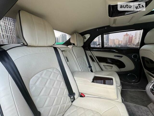 Чорний Бентлі Mulsanne, об'ємом двигуна 6.75 л та пробігом 60 тис. км за 120000 $, фото 67 на Automoto.ua