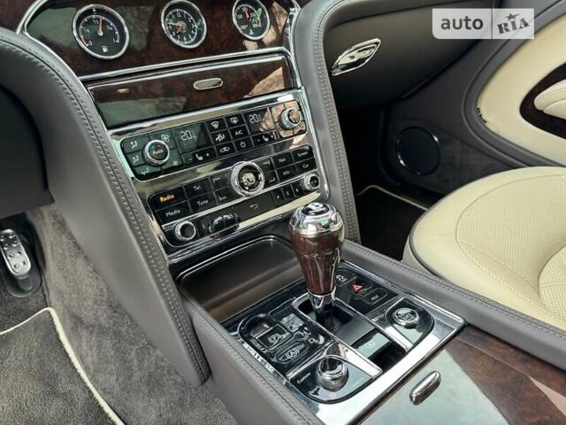 Чорний Бентлі Mulsanne, об'ємом двигуна 6.75 л та пробігом 60 тис. км за 120000 $, фото 36 на Automoto.ua