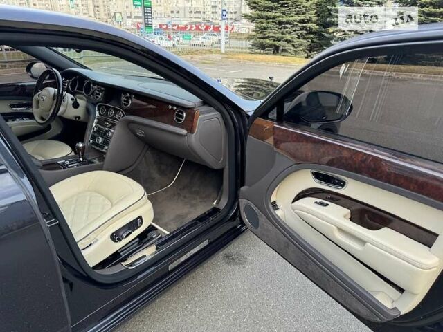 Чорний Бентлі Mulsanne, об'ємом двигуна 6.75 л та пробігом 60 тис. км за 120000 $, фото 69 на Automoto.ua