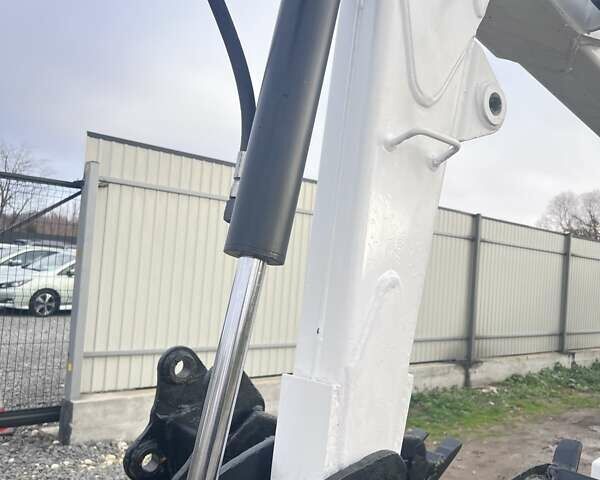 Бобкэт 325, объемом двигателя 0 л и пробегом 6 тыс. км за 18700 $, фото 14 на Automoto.ua