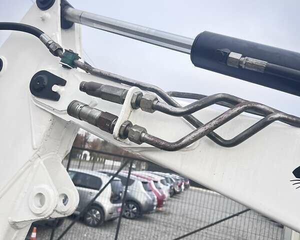 Бобкэт 325, объемом двигателя 0 л и пробегом 6 тыс. км за 18700 $, фото 13 на Automoto.ua