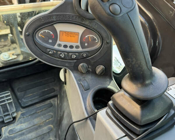 Бобкэт Е, объемом двигателя 0 л и пробегом 2 тыс. км за 42000 $, фото 10 на Automoto.ua