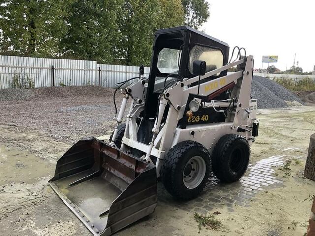 Бобкэт С185 1990 в Львове на Automoto.ua Белый Бобкэт С185, объемом двигателя 2 л и пробегом 100 тыс. км за 7500 $, фото 3 на Automoto.ua