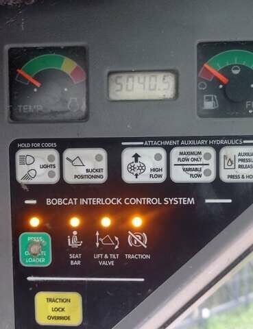 Білий Бобкет С300, об'ємом двигуна 3.3 л та пробігом 5 тис. км за 25900 $, фото 9 на Automoto.ua