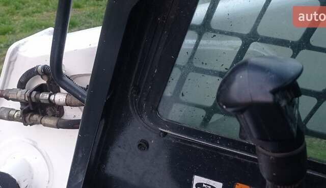 Білий Бобкет С300, об'ємом двигуна 3.3 л та пробігом 5 тис. км за 25900 $, фото 4 на Automoto.ua