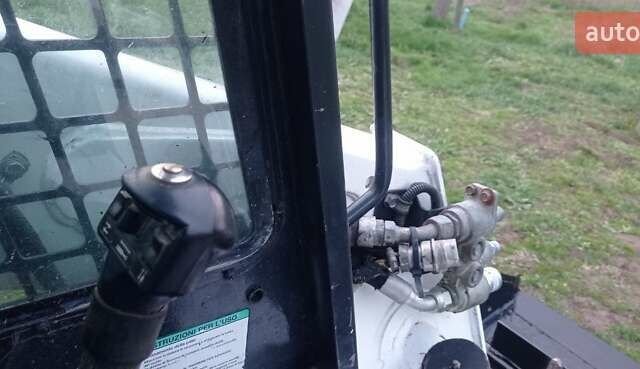 Білий Бобкет С300, об'ємом двигуна 3.3 л та пробігом 5 тис. км за 25900 $, фото 2 на Automoto.ua